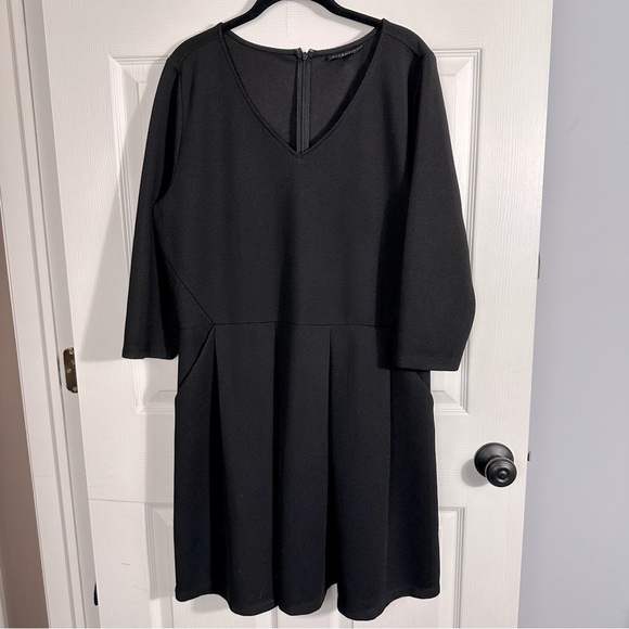 Attention textured black dress, size XXL, v-neck, office, date night, fall - Picture 1 of 10